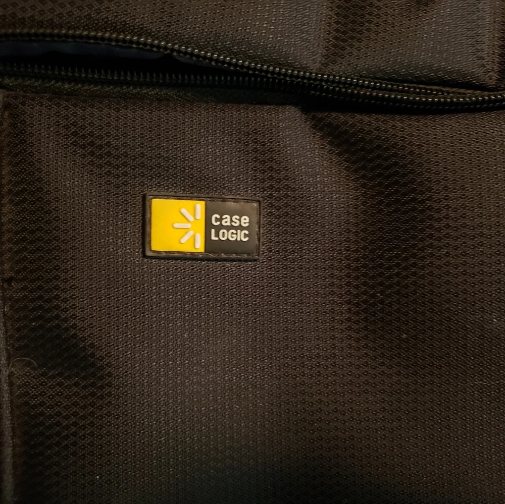 Case Logic Laptop Bag Case Sling Sleeve Two Pockets 15